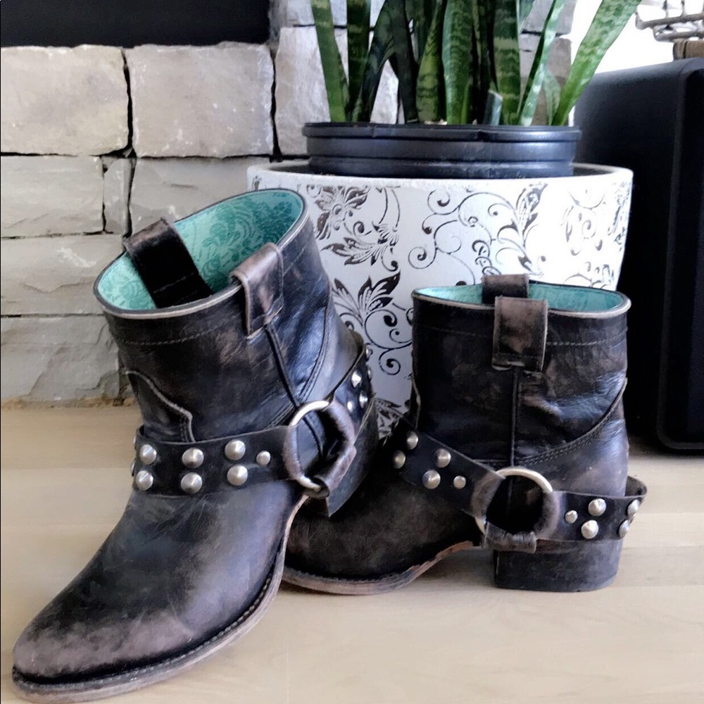 Corral Boots- Size 8